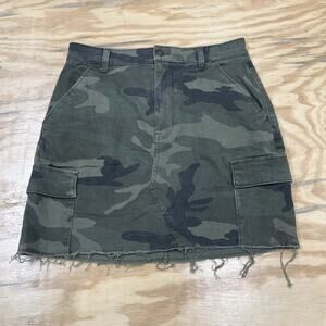Hollister Green Camo Camouflage Mini Skirt Size 7/28 Ultra High Rise Stretch